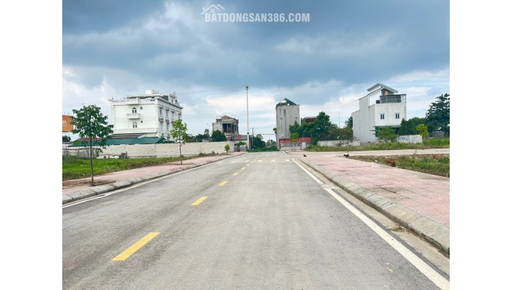 Bán lô đất 160m2 tt Tân Phong, quảng Xương, Thanh Hóa. phí sau khách sạn phú gia