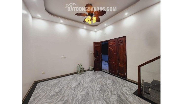 Bán Gấp - Hoàng Ngân,40m2,6tầng,MT4m,ngõ rộng 3m,Đẹp,Chỉ 5tỷ