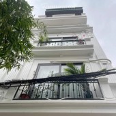 Bán nhà tại Trần Thái Tông,45m2x4t,Ngõ rộng ba gác tránh, 20m ÔTÔ,Nhà Đẹp
