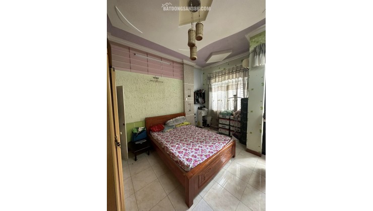 Trung tâm Quận 6 gần chợ lớn- DT 48m2 -3 tâng 4PN-3WC.