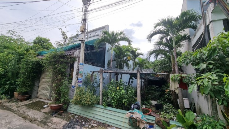 Cần bán nhà hẻm rộng 8m Dương Công Khi, HM, Dt: 92,8m2 giá chỉ 3,2 tỷ