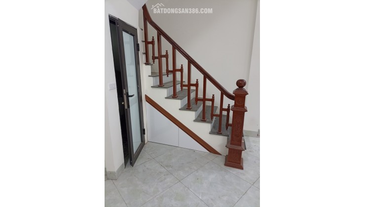 Bán nhà Lai Xá, gần Nhổn, ĐH Công Nghiệp 30m2x 4 Tầng, 3 PN chỉ 2 tỷ 180tr, trả góp 0973 160 986