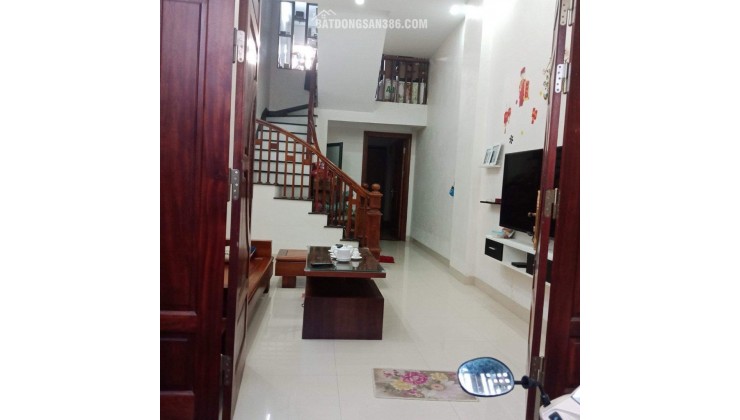 Chị Thu nhờ bán căn nhà tâm huyết, chính chủ XD 2019 – thiết kế lệch tầng hiện đại 48m nhỉnh 4tỷ