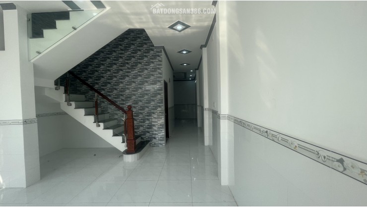 Bán nhà dt 5x23m gần ủy ban xã Mỹ Lộc, cần Giuộc , quốc lộ 50