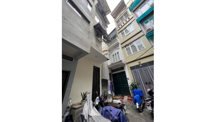 Bán nhà phố Lê Quý Đôn 28m 4 tầng 3 ngủ, ô tô nhỏ đỗ cửa, cực gần phố