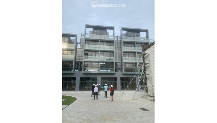 6 ty8 shophouse biển đường Độc Lập Tuy Hoà Phú Yên DT 168m2 cao 4 tầng DT sàn 344m2 có sổ hồng