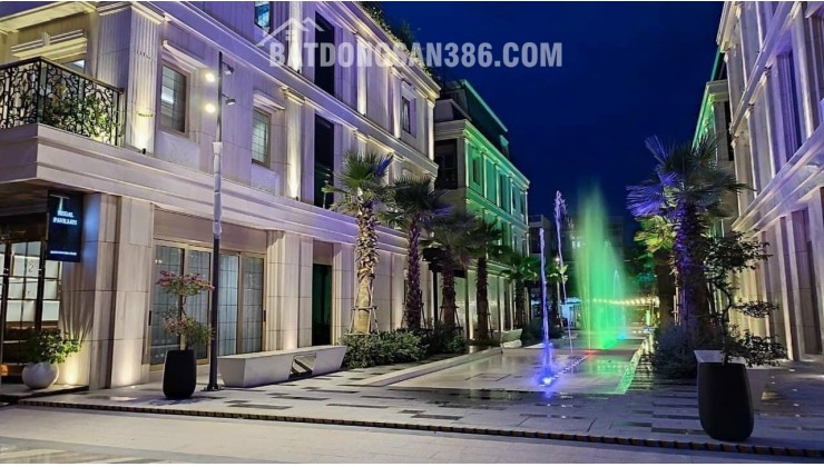 Cần bán nhanh căn shophouse Pavillon hướng Đông Nam, nhà phố kinh doanh ở, vị trí trung tâm Đà Nẵng