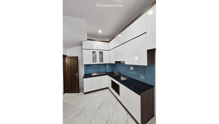 30m2*5t_4.28 tỷ_NGÃ 4 TRẦN KHÁT CHÂN_ LÒ ĐÚC_HAI BÀ TRƯNG_0985818818