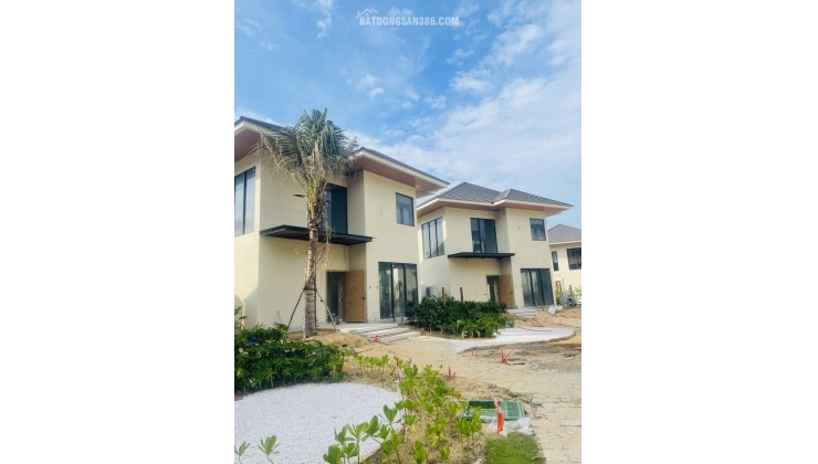 Shophouse 3 tầng 6x28 thiết kế hiện đại full kính tầm view panorama trực diện biển.