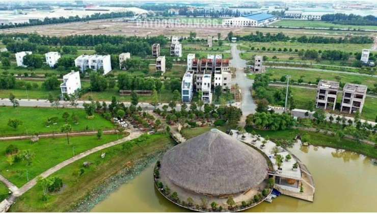 Nhà mặt đường nội bộ KDC Phúc Khang (Làng Sen) Đức Hòa DTSD 200m2 chỉ 2.8 tỷ Lh:0902923973.