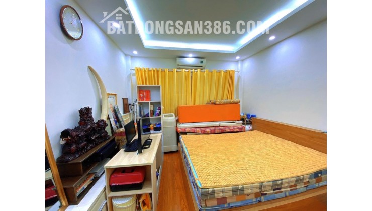 BÁN NHÀ LÔ GÓC 2 THOÁNG 6 TỶ 31m 5 TẦNG MẶT TIỀN 5m ĐƯỜNG LẠC LONG QUÂN NHÀ MỚI Ở NGAY