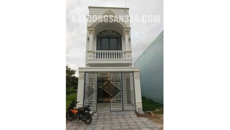 BÁN NHÀ CẤP 3 NGAY KDC MINH LINH P5 TP.VĨNH LONG, 90M2 CHỈ 2.45 TỶ. LH:0911553361