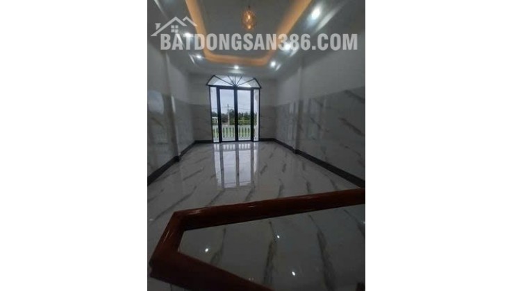 BÁN NHÀ CẤP 3 NGAY KDC MINH LINH P5 TP.VĨNH LONG, 90M2 CHỈ 2.45 TỶ. LH:0911553361