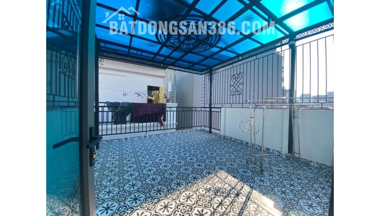 NHÀ HIẾM BA ĐÌNH 30M2 7.86T – VỊ TRÍ ĐẸP – Ô TÔ ĐỖ CỬA – TẶNG FULL NỘI THẤT