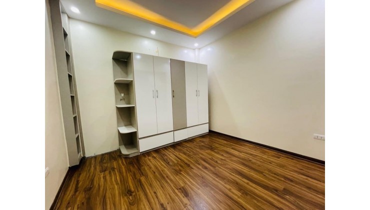 BÁN NHÀ CẦU GIẤY - 40m2 - NHỈNH 7 TỶ - NHÀ 2 MẶT THOÁNG - Ô TÔ VÀO NHÀ⭐️⭐️