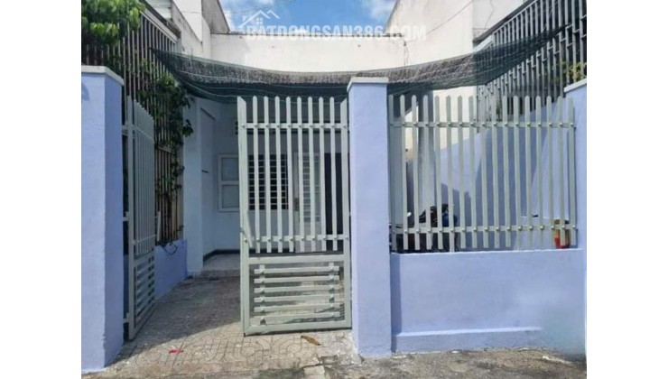 Làm ăn thua lỗ cần bán gấp căn nhà 52m2 ngay Trung Chánh, Hóc Môn, Sổ hồng, giá 690 Triệu.