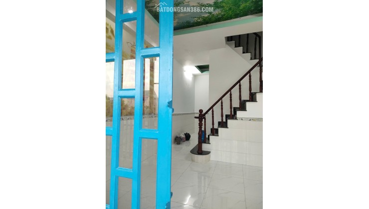 Bán nhà Đức Hoà Long An - 1 trệt 1 lầu - DT (4x8) - SHR - 900tr. Lh:0902825078.