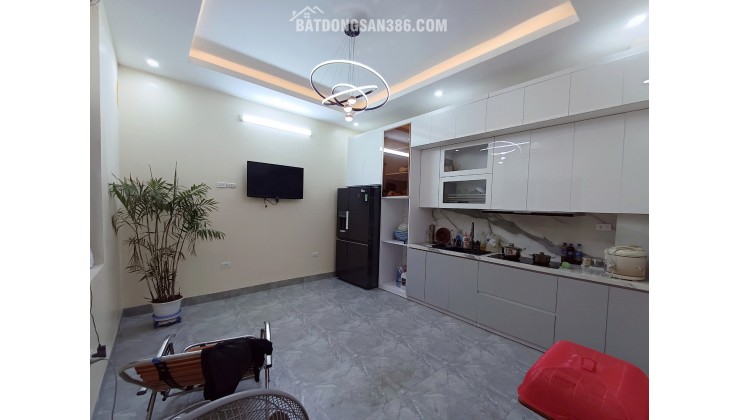 Bán nhà giá rẻ, 4 tầng mới vị trí siêu đẹp, 46m2, ô tô, Ngọc Thuỵ Long Biên. LH:0974573073