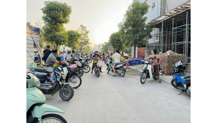 Bán 68m, đất đấu giá tổ 2, TT Chi Đông, Mê Linh, HN. Mặt tiền kinh doanh đẹp. Giá 5,15 tỷ.