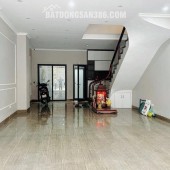 BÁN NHÀ LIỀN KỀ MỖ LAO Ô TÔ VÀO NHÀ - GIAO THÔNG THUẬN LỢI - KINH DOANH VP - NHÀ ĐẸP Ở LUÔN