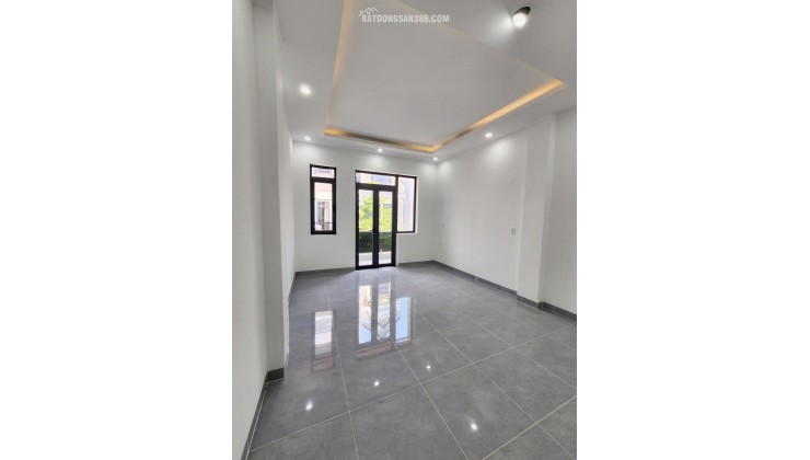 Nhà bán đón Tết gần ngã tư 550 Thuận An Bình Dương