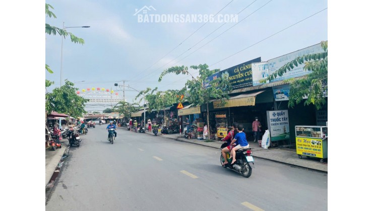 Nhà Phố Giáp Hóc Môn - 1 Trệt 2 Lầu - 700 Triệu nhận nhà liền tay