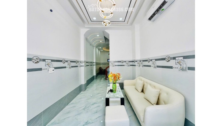 Sát mặt t.iề.n Phan Văn Trị, Bình Thạnh, 4 tầng, sổ vuông, k lỗi p.ho.n.g th.ủy, giá 7.15T