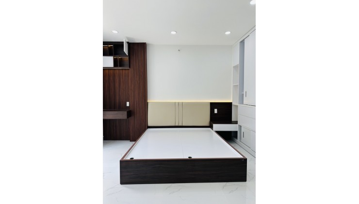 MỘT SẸC GẦN MẶT TIỀN-4 TẦNG - TẶNG NỘI THẤT CAO CẤP - AN NINH - CHỈ HƠN 6 TỶ