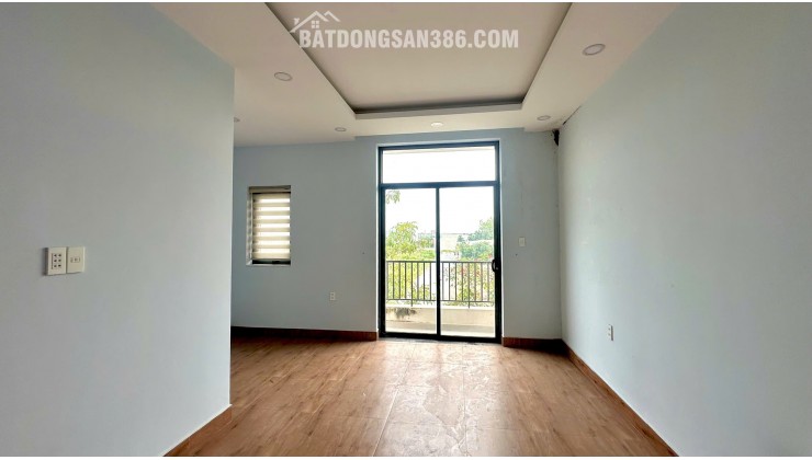 Nhà Phố Giáp Hóc Môn - 1 Trệt 2 Lầu - 700 Triệu nhận nhà liền tay