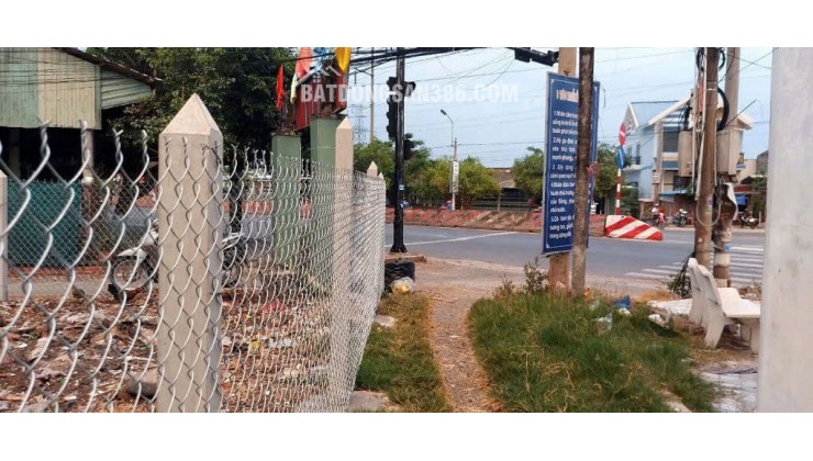 BÁN ĐẤT 3 MẶT TIỀN GẦN QL1A, ĐỐI DIỆN KCN, GIÁ TỐT