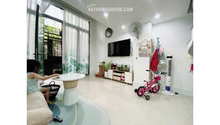 NHÀ MỚI ĐẸP NGAY VẠN HẠNH MALL – 3/2  QUẬN 10 - 50M 3 TẦNG  3PN - HOÀN CÔNG - GIÁ 8.3 TỶ TL. LH: 0908728638 (zalo 0969956925)