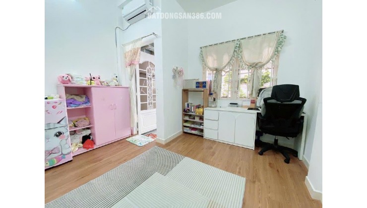 NHÀ MỚI ĐẸP NGAY VẠN HẠNH MALL – 3/2  QUẬN 10 - 50M 3 TẦNG  3PN - HOÀN CÔNG - GIÁ 8.3 TỶ TL. LH: 0908728638 (zalo 0969956925)