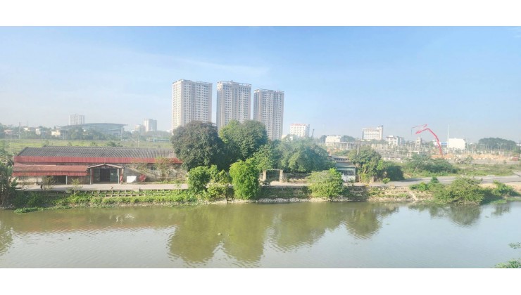 BÁN NHÀ 3 TẦNG GẦN VIMHOMES STAR CITY. VIEW SÔNG MÁT MẺ. Ô TÔ VÀO NHÀ.Gần ĐL HÙNG VƯƠNG