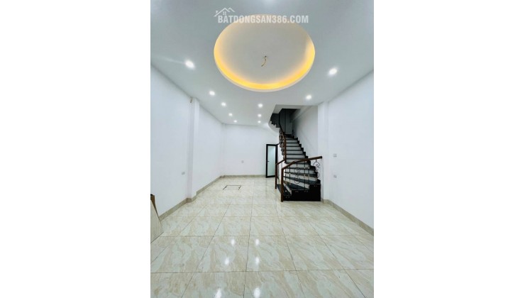 HIẾM!Nhỉnh 4 tỷ có nhà 5 tầng 3N4WC ngay phố Nhân hòa -> KHU VIP HOÀNG ĐẠO THÚY - NHÂN CHÍNH!