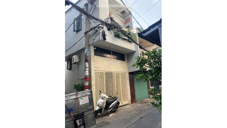Bán nhà CMT8, Tân Bình, gần CV Lê Thị Riêng, 28m2, 1 trệt 1 lửng 1 lầu , nhỉnh 4 tỷ.
