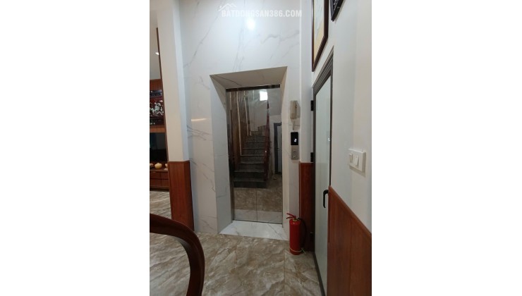 Bán nhà phố Hoàng Đạo Thành, phân lô ôtô đỗ cửa, 34m² 6tầng thang máy, sổ đỏ hoa hậu