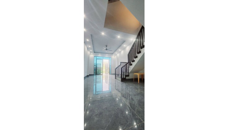 BÁN NHÀ 3 TẦNG GẦN VIMHOMES STAR CITY. VIEW SÔNG MÁT MẺ. Ô TÔ VÀO NHÀ.Gần ĐL HÙNG VƯƠNG