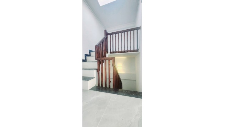 BÁN NHÀ 3 TẦNG GẦN VIMHOMES STAR CITY. VIEW SÔNG MÁT MẺ. Ô TÔ VÀO NHÀ.Gần ĐL HÙNG VƯƠNG