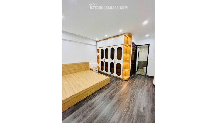 HIẾM!Nhỉnh 4 tỷ có nhà 5 tầng 3N4WC ngay phố Nhân hòa -> KHU VIP HOÀNG ĐẠO THÚY - NHÂN CHÍNH!