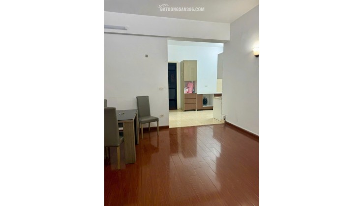Cho thuê căn hộ 1204 CT4-5 Yên Hoà – Cầu Giấy, mặt đường Dương Đình Nghệ, 13 triệu/tháng