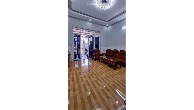 Bán nhà Nát 129m2 SHR Chỉ Còn 700tr Xã Tân Hiệp Hóc Môn! Gấp Gấp .