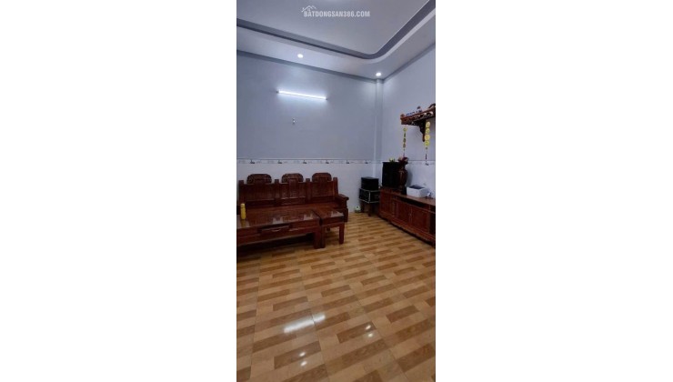 Bán nhà Nát 129m2 SHR Chỉ Còn 700tr Xã Tân Hiệp Hóc Môn! Gấp Gấp .
