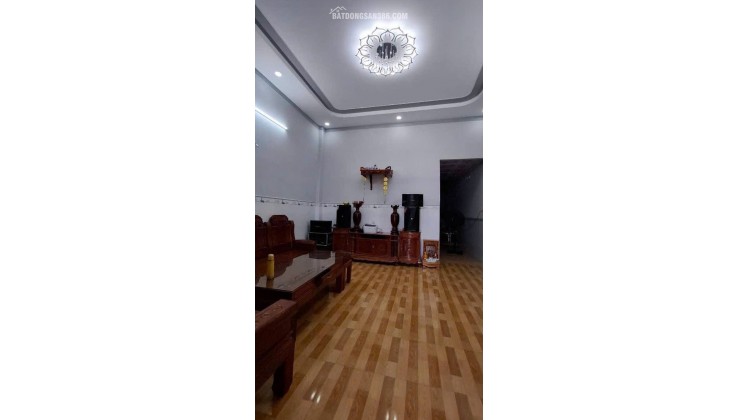 Bán nhà Nát 129m2 SHR Chỉ Còn 700tr Xã Tân Hiệp Hóc Môn! Gấp Gấp .