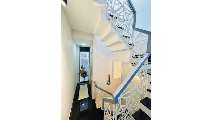 BÁN NHÀ HẺM CÁCH MẠNG THÁNG 8 P15Q10 - 4 TẦNG - CHỈ 9,2 TỶ. LH:0908728638