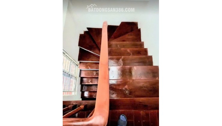 ** Cần bán nhà phan đình giót 41m2, 5 tầng ,MT 4.9m ** giá chỉ nhỉnh 9 tỷ.