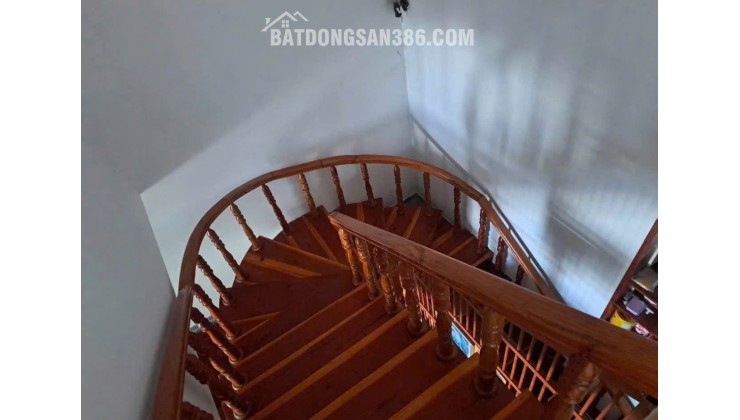 Bán Nhà Quận 12. DT 4x11m. Giá 850 Triệu. Sổ Hồng Riêng