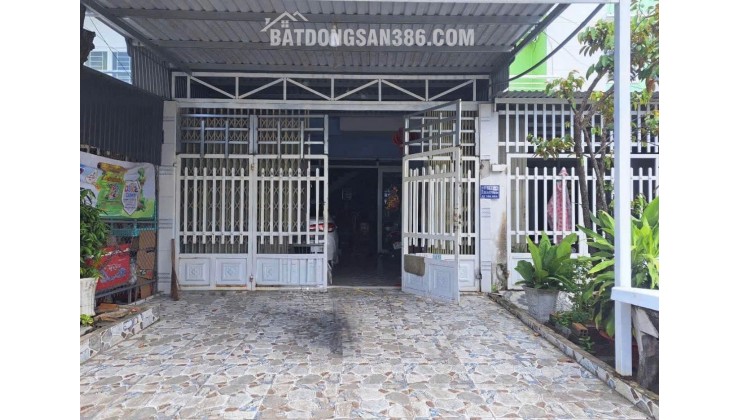 Bán Nhà Quận 12. DT 4x11m. Giá 850 Triệu. Sổ Hồng Riêng