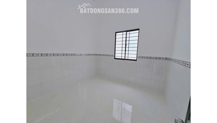 Bán nhà xã Tân Thông Hội, khu trung tâm Củ Chi, mặt tiền đường nhựa 6m, sát bên chợ Việt Kiều giá chỉ 890 triệu