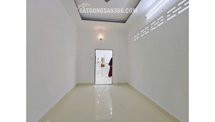 Bán nhà xã Tân Thông Hội, khu trung tâm Củ Chi, mặt tiền đường nhựa 6m, sát bên chợ Việt Kiều giá chỉ 890 triệu