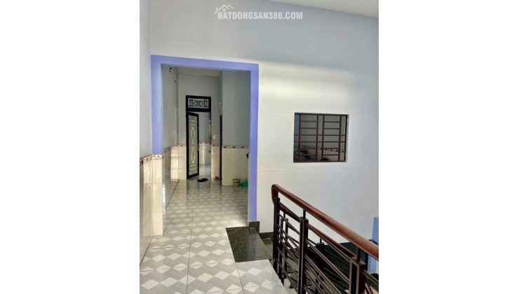 Bán gấp cái nhà 1 lầu ở gần THCS Tân Phú Trung Củ Chi dt 146m2 665 TRIỆU, Sổ hồng riêng sang tên.